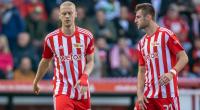 Timo Baumgartl (l.) steht nach seiner Hodenkrebs-Erkrankung wieder für Union Berlin auf dem Platz.