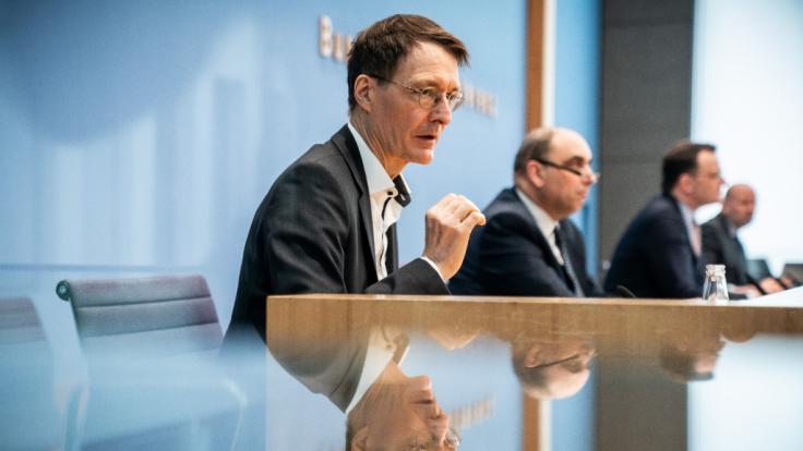 Der Auftritt von Karl Lauterbach, Jens Spahn und Lars Schaade bei der PK des RKI sorgte auf Twitter für Wirbel.