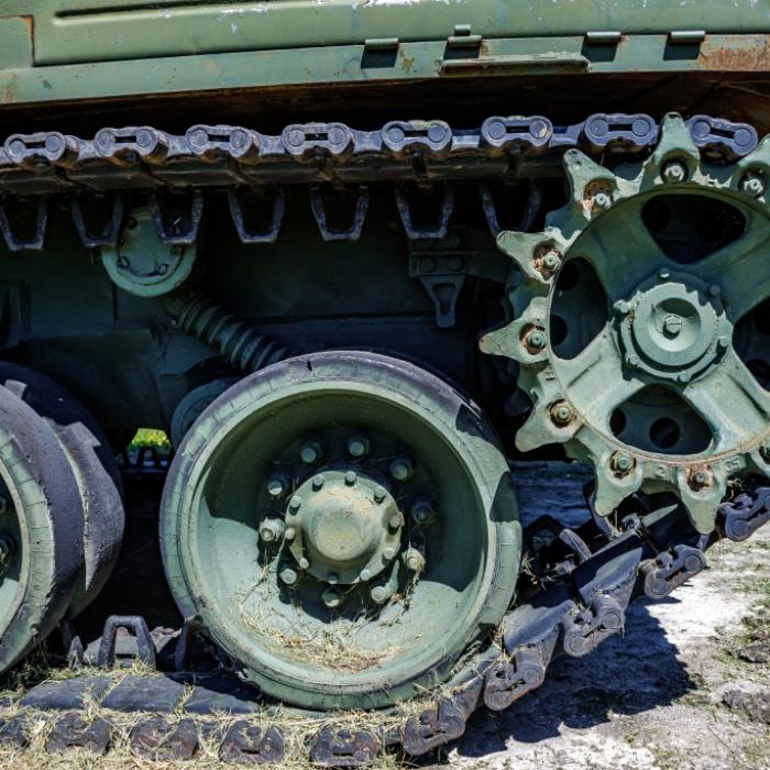 Angriff in strategischer Region - Ukraine-Panzer zerstört Russenstellung