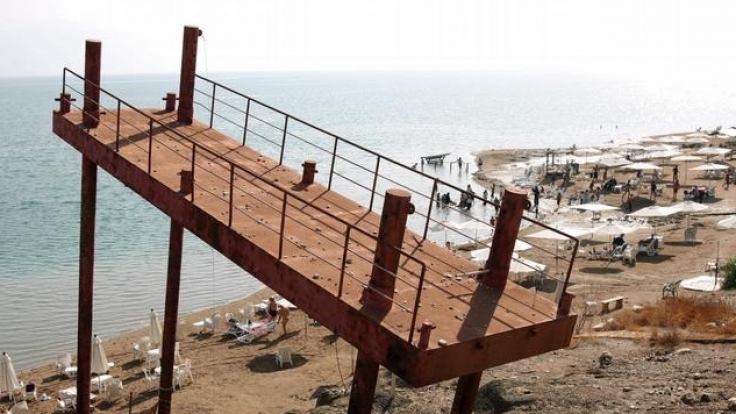Als dieser Steg gebaut wurde, lag er noch auf dem Wasser.