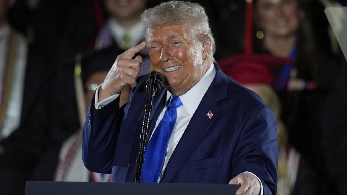Donald Trump ist bekannt f&uuml;r seine spontanen Sinneswandel - das j&uuml;ngste Beispiel daf&uuml;r sind die &Uuml;berlegungen des Republikaners zu einer m&ouml;glichen dritten Amtszeit als US-Pr&auml;sident. (Foto)