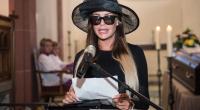 Das Model Gina Lisa Lohfink hält am 29.08.2016 in Wiesbaden (Hessen) eine Trauerrede auf ihre Privatsphäre.