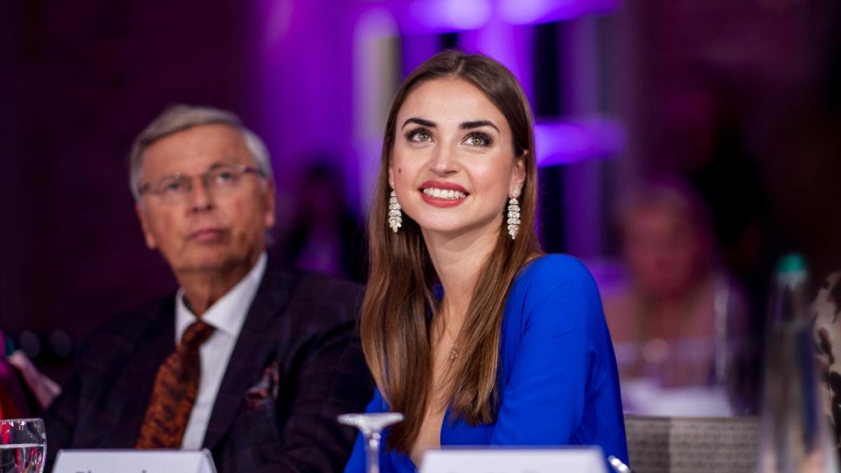 Ekaterina Leonova ist Profit&auml;nzerin und tanzt seit 2013 bei "Let's Dance". (Foto)