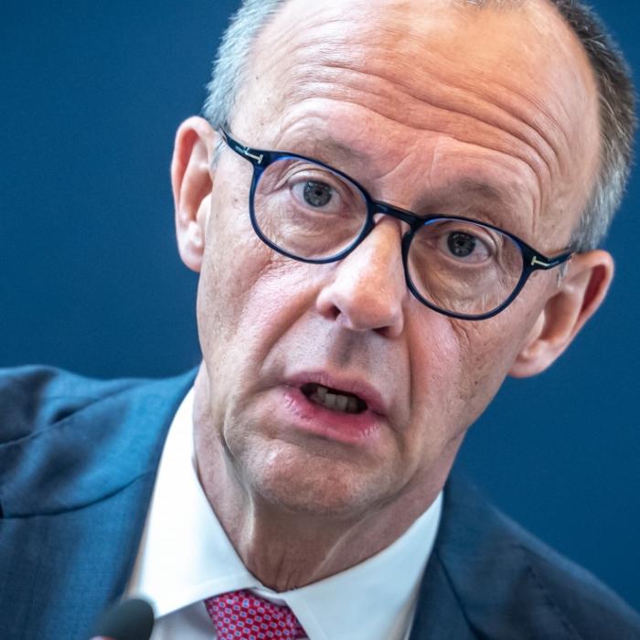 AfD-Beben erschüttert Merz - Kanzler kämpft mit historischem Tiefstand