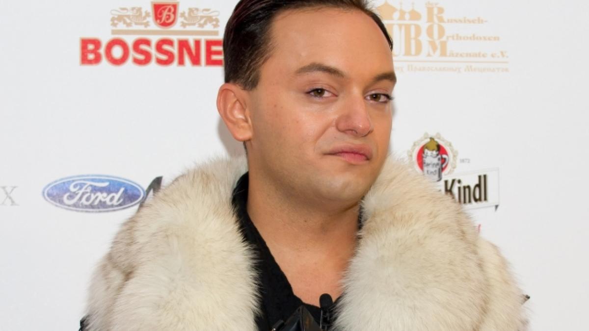 Julian F. M. Stoeckel trauert um seinen langj&auml;hrigen Freund Sascha Hans-Gert Henn. (Foto)