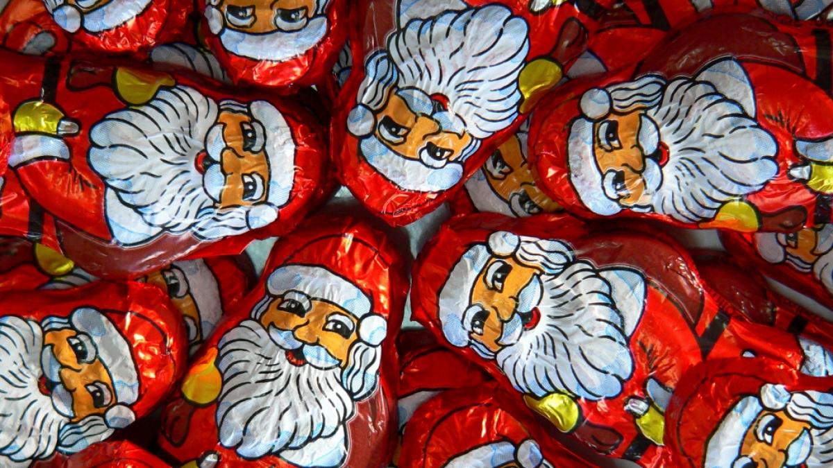 Eine Firma ruft aktuell Schokoladenweihnachtsm&auml;nner zur&uuml;ck. (Symbolfoto) (Foto)
