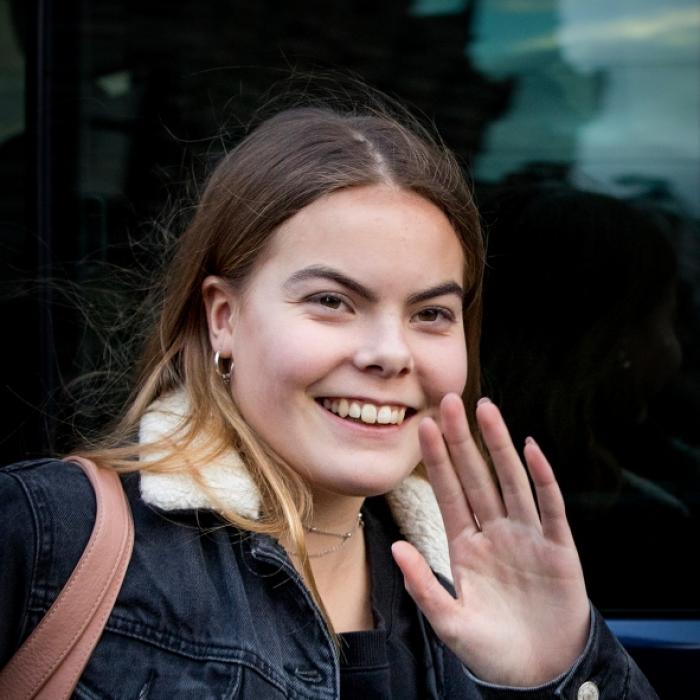 Nach Halbnackt-Auftritt im TV! Geht der Royal (20) damit zu weit?