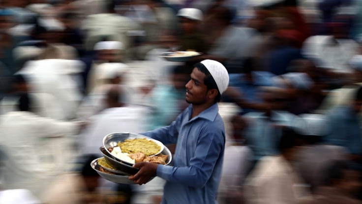 Während des Ramadans essen und trinken Muslime nur nach Sonnenuntergang.