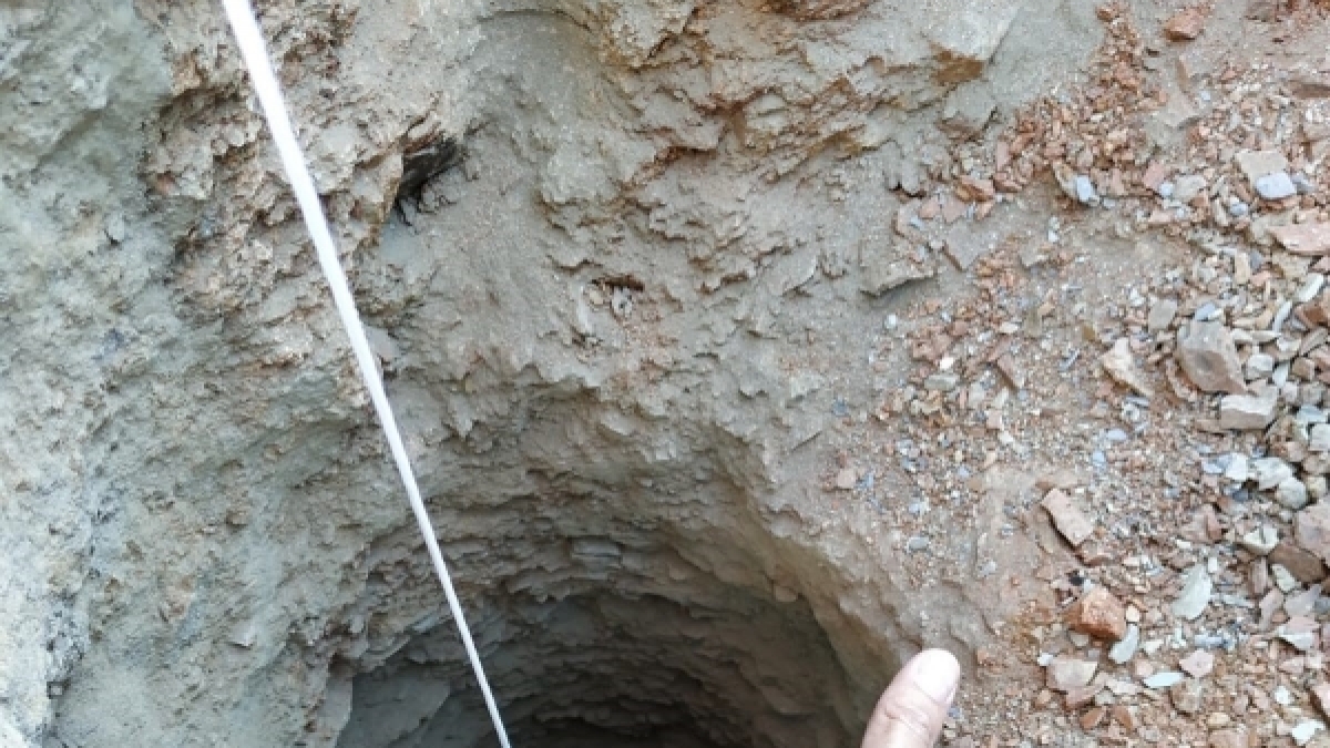 Die Suche nach dem in einem mehr als 100 Meter tiefen Schacht verschollenen Kleinkind ist in Spanien nach vier Tagen von Rückschlägen überschattet worden. (Foto)