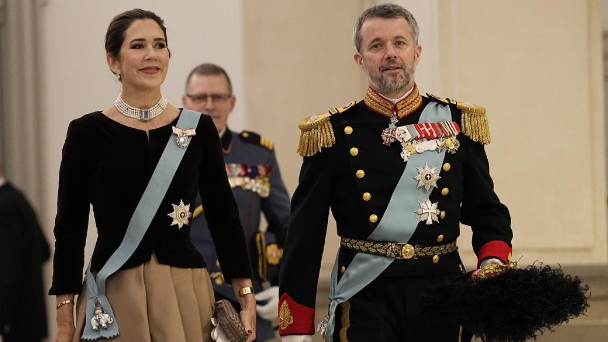Beim traditionellen Neujahrsempfang im d&auml;nischen K&ouml;nigshaus vermittelten der k&uuml;nftige K&ouml;nig Frederik und seine Ehefrau Mary nur bedingt den Eindruck, sich zu am&uuml;sieren. (Foto)