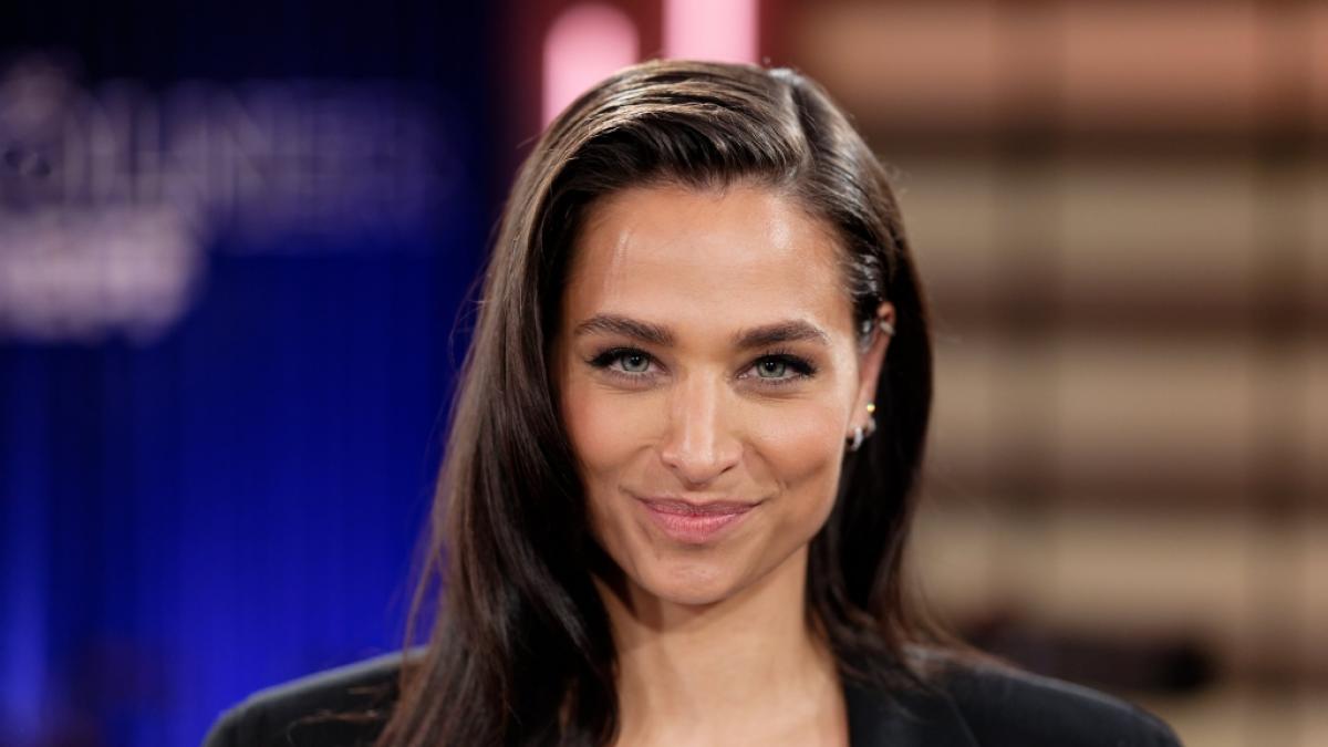 Amira Aly spricht in ihrem Podcast "Liebes Leben" &uuml;ber ihre erste Jugendliebe. (Foto)