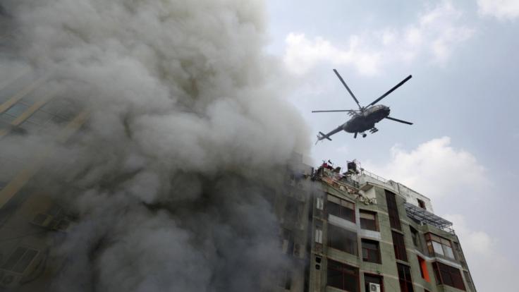 Bei einem Hochhausbrand in Dhaka starben 25 Menschen.