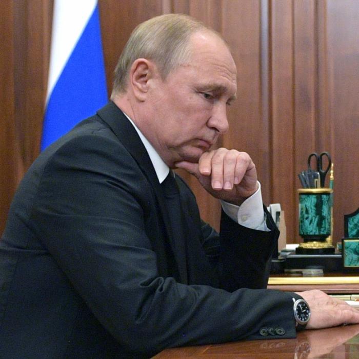 Wladimir Putins U-Boot-Schmuckstück von Unterwasserdrohne in die Luft gesprengt