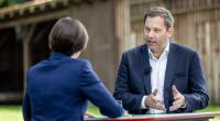 Sommerinterview von Vizekanzler Lars Klingbeil (SPD) mit ZDF-Hauptstadtkorrespondentin Diana Zimmermann in 