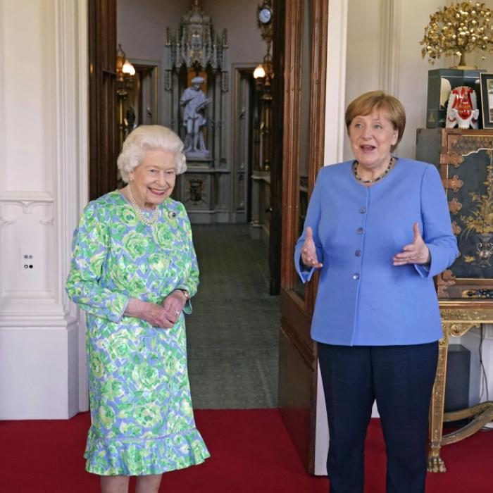 Gewitterwalze über BRD / Merkel nach Queen-Besuch verspottet / Ozean brennt nach Explosion