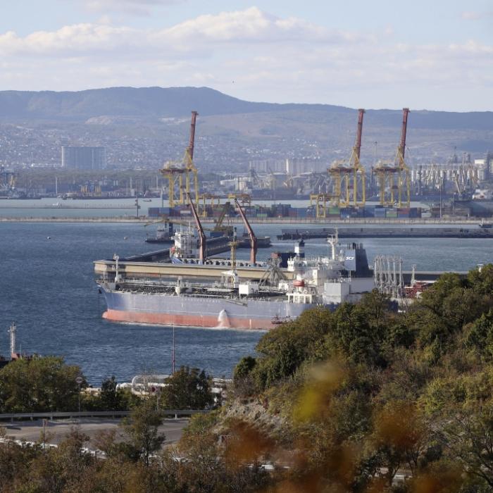 Schwarzmeer-Stadt brennt -  Putins Ölterminal offenbar unter Beschuss
