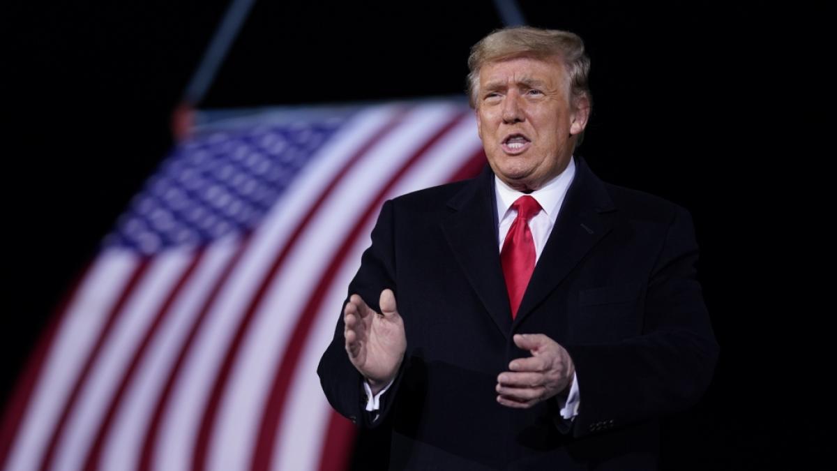 Trump-Anh&auml;nger st&uuml;rmen mit Hilfe von Republikaner das Kapitol in Oregon. (Foto)