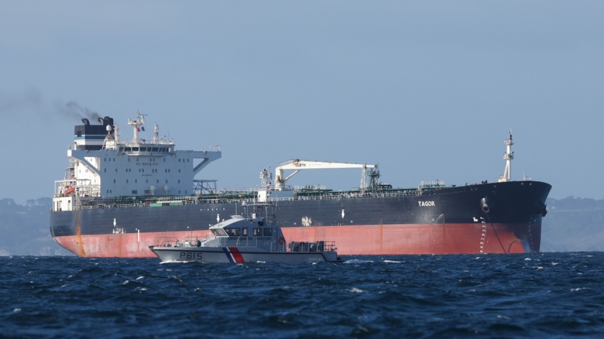 Auf einem zivilen russischen Gas-Tanker wurde erstmals schwere Bewaffnung entdeckt. (Foto)