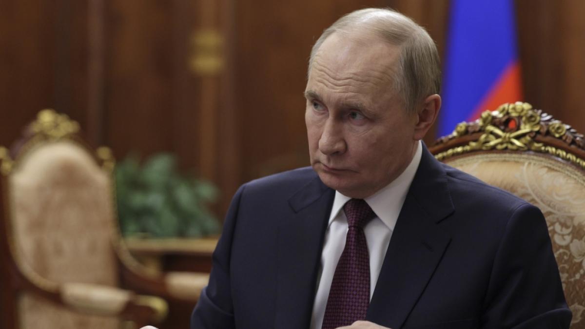 Wladimir Putin holt das Sowjet-Schiff&nbsp;Admiral Nachimow zur&uuml;ck in seine Flotte. (Foto)