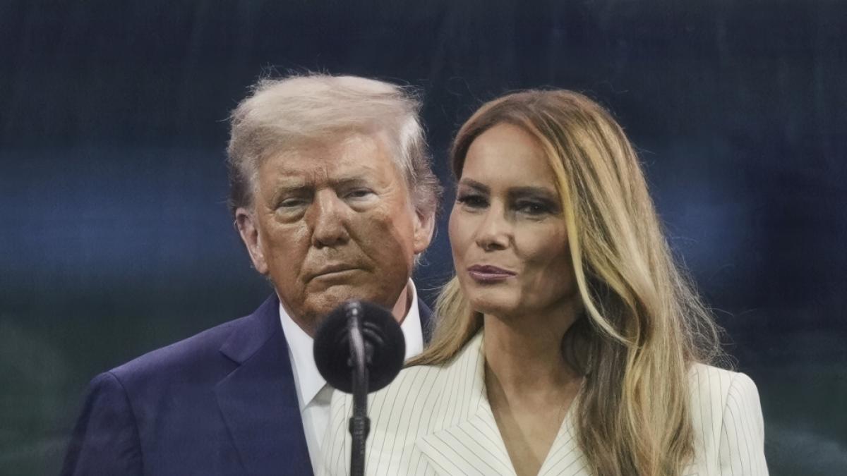 Melania Trump an der Seite ihres Mannes bei der Milit&auml;rparade in Washington (Foto)