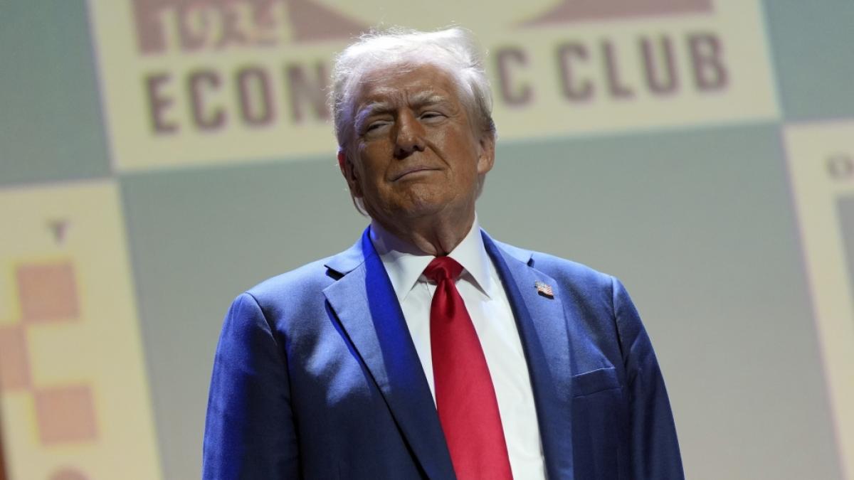 Donald Trump, Pr&auml;sidentschaftskandidat der Republikaner und fr&uuml;herer US-Pr&auml;sident, spricht bei einem Treffen des Detroit Economic Club. (Foto)