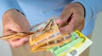 Älteren Arbeitnehmern, die länger arbeiten gehen, winkt ein satter Bonus.