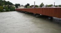 Einige Flusspegel sind durch den anhaltenden Regen in Bayern stark angestiegen.
