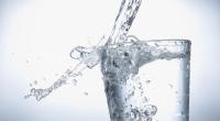 Wasser ist nicht gleich Wasser: Beim Mineralstoffgehalt von Mineralwässsern aus dem Supermarkt und Discounter lohnt ein Blick auf das Kleingedruckte.