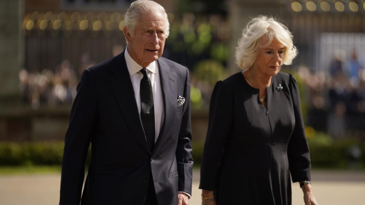 F&uuml;r K&ouml;nig Charles III. und seine Frau Camilla, Queen Consort, haben die Querelen um ihren vermeintlichen geheimen Sohn auch nach dem Thronwechsel kein Ende. (Foto)