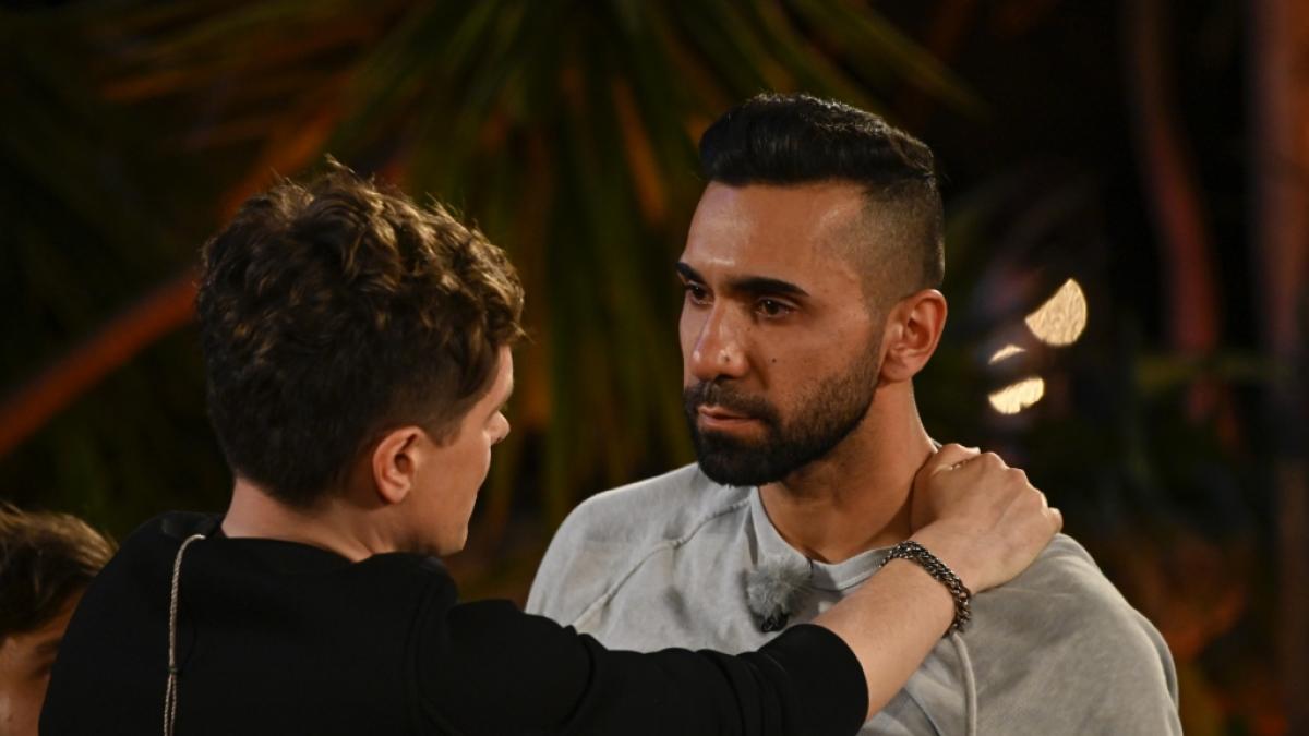Michael Patrick Kelly muss MoTrip tr&ouml;sten. (Foto)