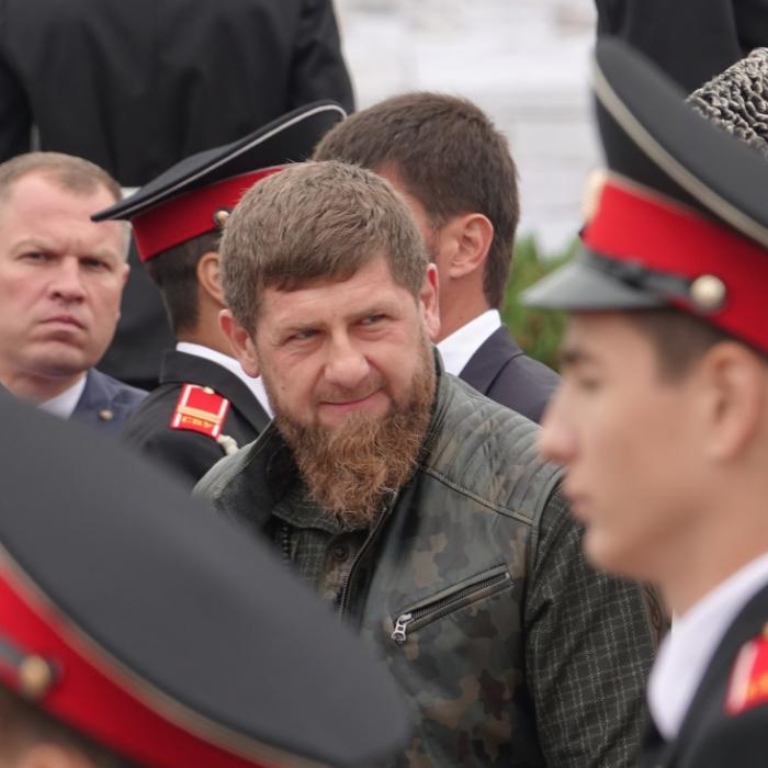 Schock-Video! Putin-Bluthund schickt eigenen Sohn (14) in den Krieg