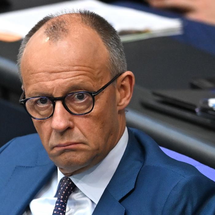 Politiker nach Bundestagsreden des Kanzlers fassungslos