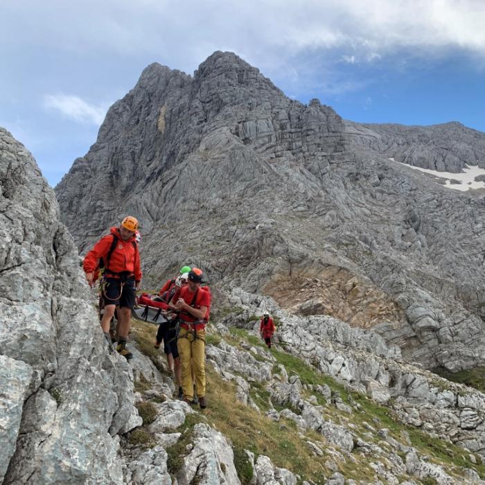 So wandern Sie sicher im Hochgebirge - Tipps für unvergessliche Bergabenteuer