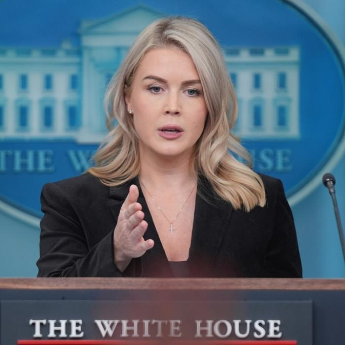 Illegal in den USA? Familienmitglied von Trump-Sprecherin verhaftet