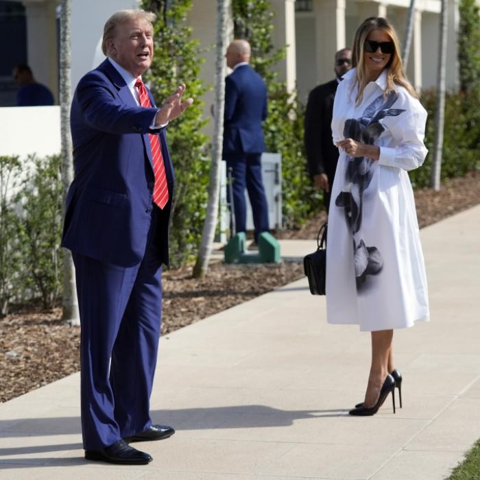 Schweigsam und abgetaucht - lässt die Ex-First Lady Ehemann Donald im Stich?