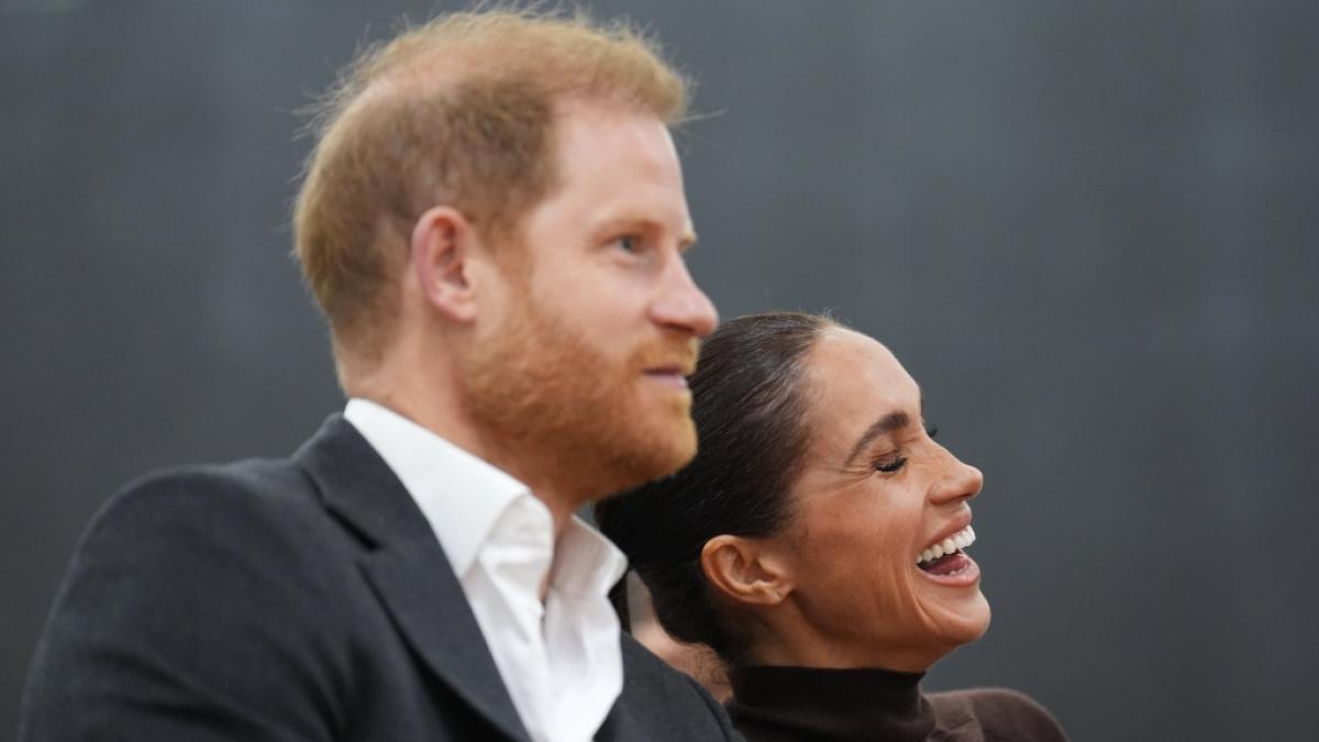 Bei ihrem P&auml;rchen-Auftritt in Nottingham trug Meghan Markle in Sachen Begeisterung besonders dick auf. (Foto)