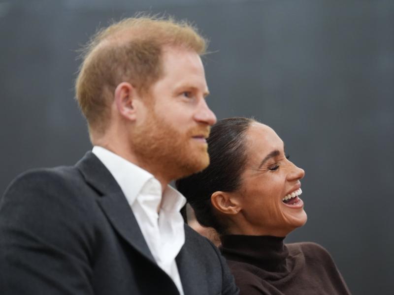 Meghan Markle und Prinz Harry: Peinlich-Fehler macht Ex-Royals nach Pärchen-Debüt zum Gespött