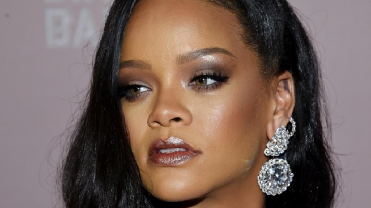 Rihanna posiert in Unterw&auml;sche auf einer Picknickdecke - die Fans werden hungrig. (Foto)