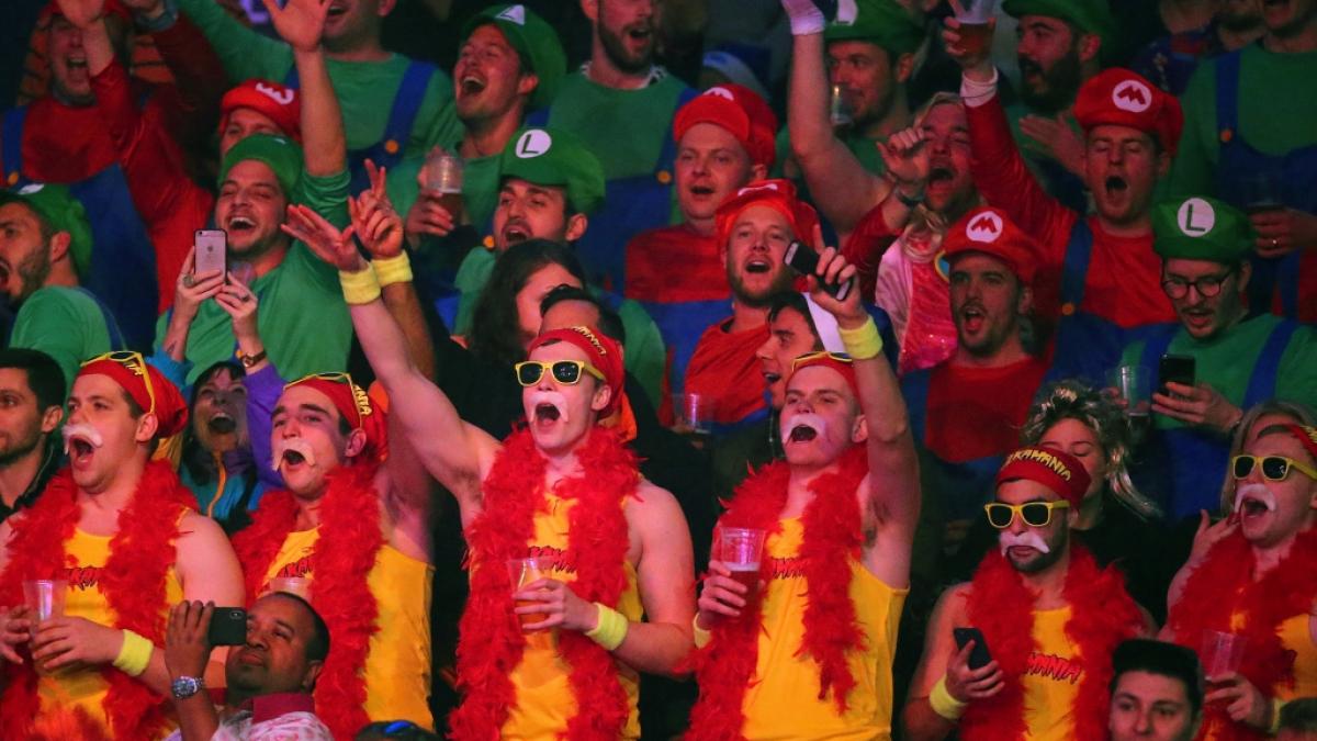 Schrille Kost&uuml;me geh&ouml;ren zur Darts-WM 2019 selbstverst&auml;ndlich dazu. (Foto)
