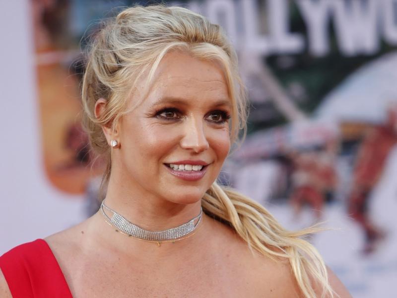 Britney Spears: Sängerin zeigt fast zu viel - Fan fragt nach Hilfe