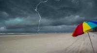 Eine Frau (34) ist am Strand von Cartagena, Kolumbien, von einem Blitz erschlagen worden. (Symbolfoto)