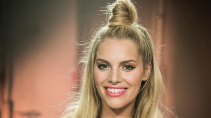 Angelina Kirsch führte ihre Instagram-Fans mit hüllenlosen Schattenspielen hinters Licht.