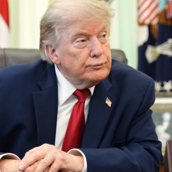 US-Präsident irritiert bei Vorlesestunde mit Obama-Spott