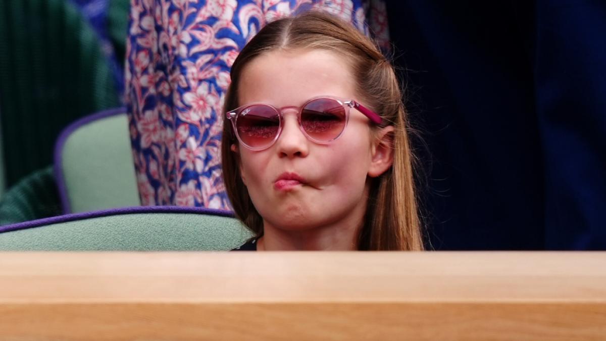 Prinzessin Charlotte verfolgt das Tennis-Finale von Wimbledon zwischen Novak Djokovic und Carlos Alcaras gebannt von der Royal Box aus. (Foto)