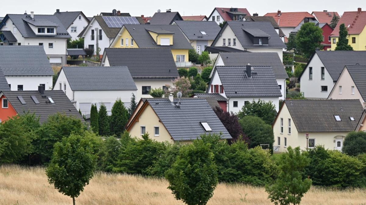 Einige Hausbesitzer m&uuml;ssen aufgrund der Grundsteuer-Reform ab 2025 wohl mit steigenden Kosten rechnen. (Foto)