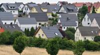 Einige Hausbesitzer müssen aufgrund der Grundsteuer-Reform ab 2025 wohl mit steigenden Kosten rechnen.