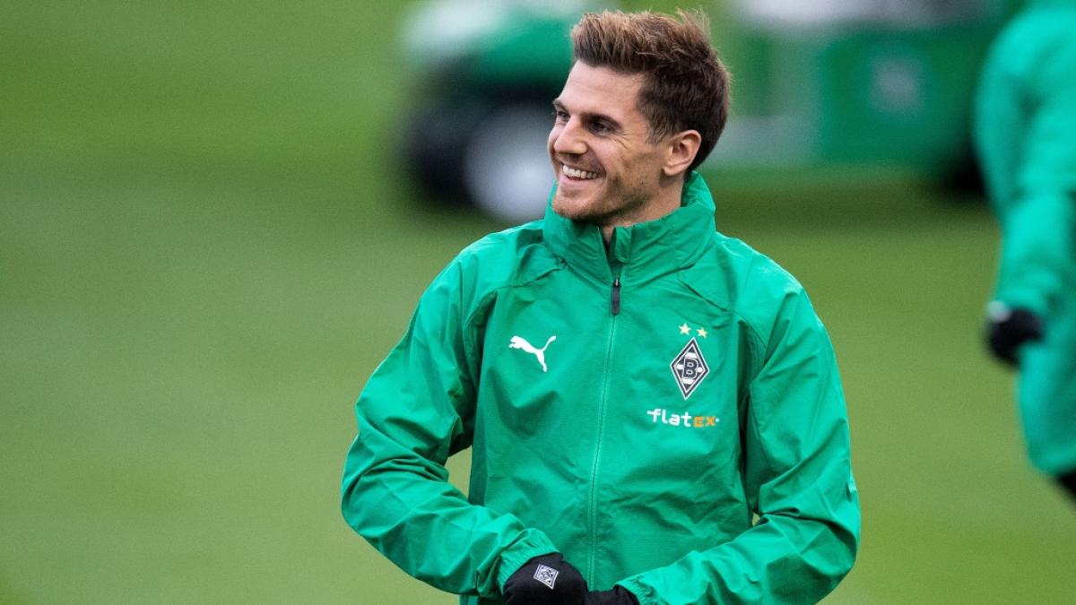 Jonas Hofmann hat sich verlobt. (Foto)