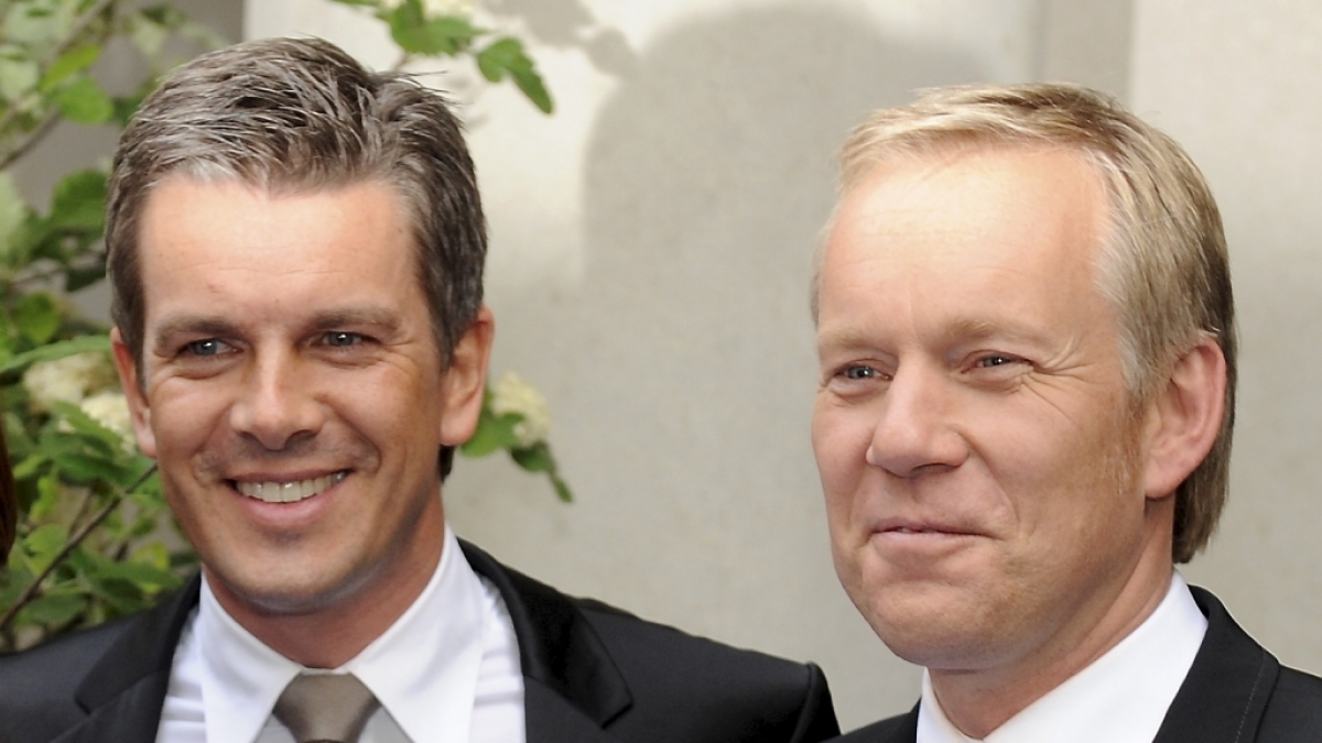 Markus Lanz und Johannes B. Kerner haben aktuell Jobs im &ouml;ffentlich-rechtlichen Rundfunk - doch die Konkurrenz baggert flei&szlig;ig an den Moderatoren. (Foto)