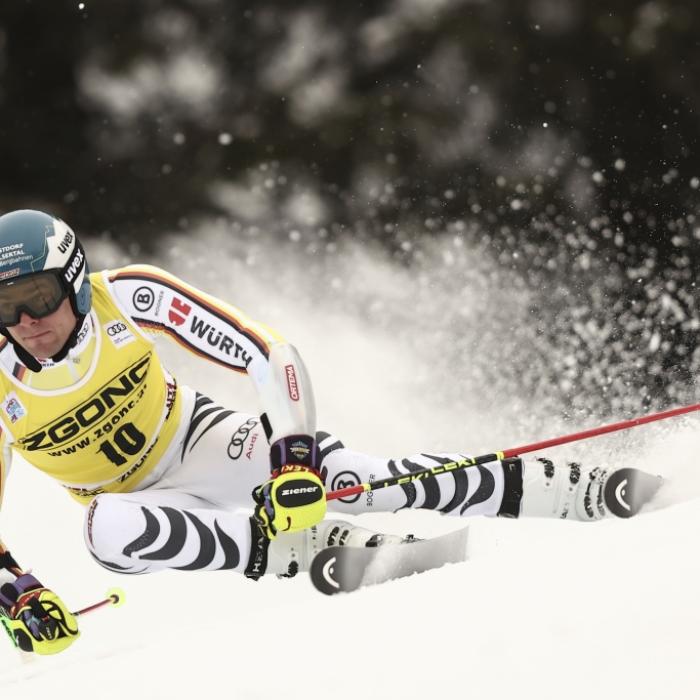 Hunde-Schock aus Piste! Skifahrer Odermatt gewinnt Super-G