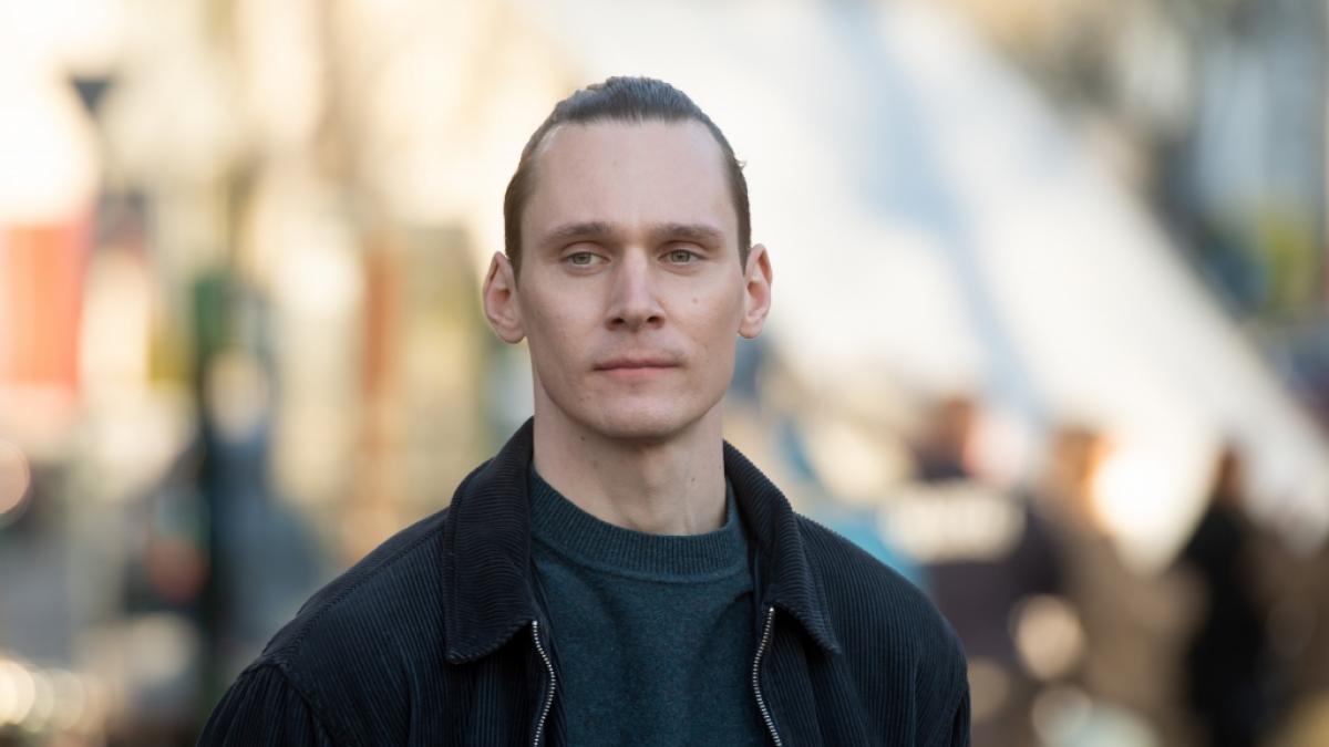 Schauspieler Rick Okon w&auml;hrend der Dreharbeiten zum Dortmunder Tatort. (Foto)